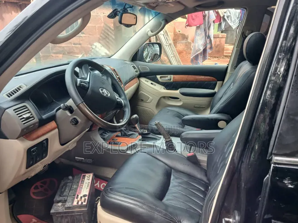 Toyota Land Cruiser Prado 2023 Black