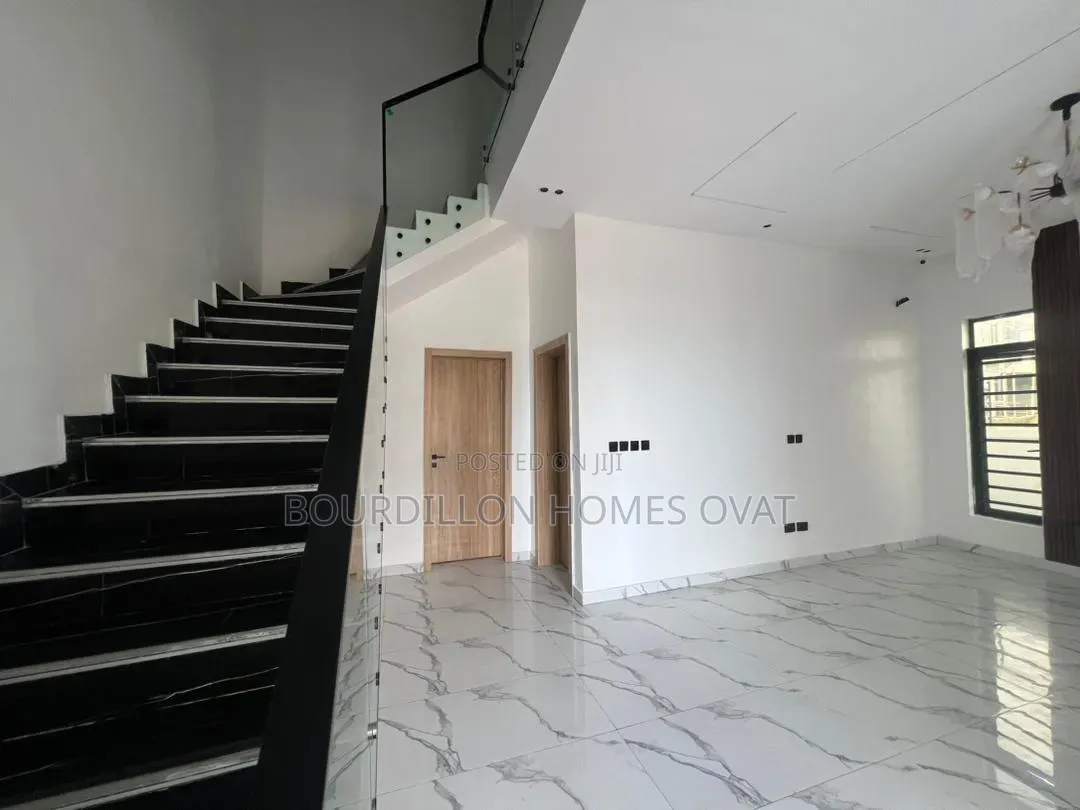 4bdrm Duplex in Lekki Palm City for sale