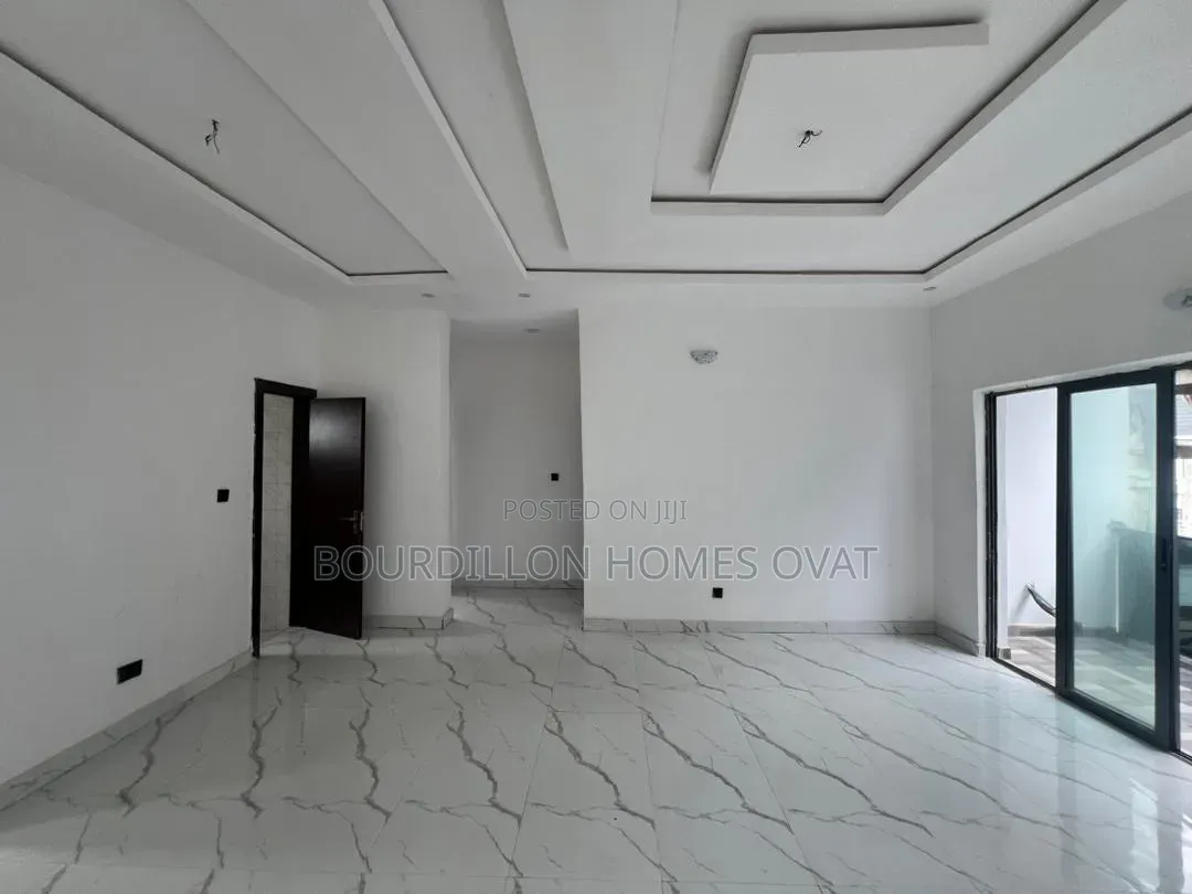 2bdrm Apartment in Lekki Palm City for sale