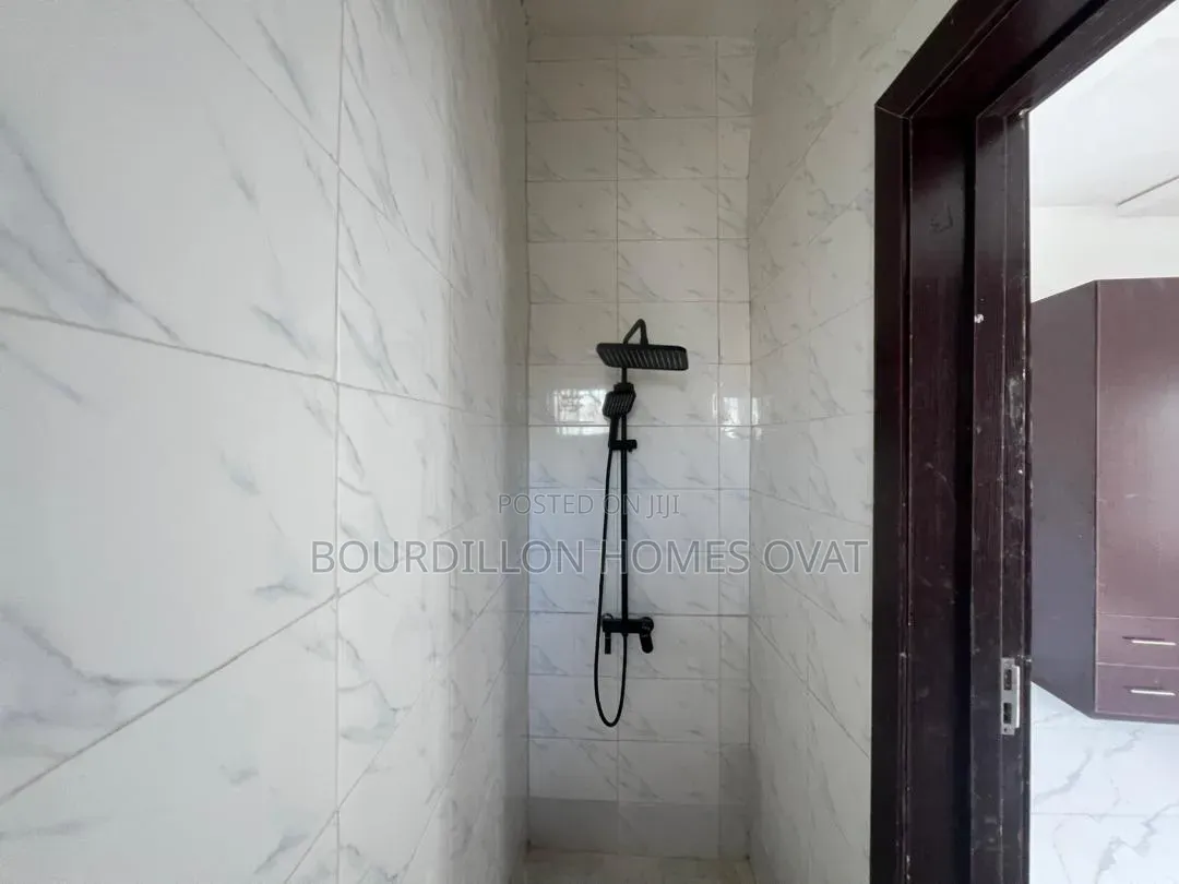 2bdrm Apartment in Lekki Palm City for sale