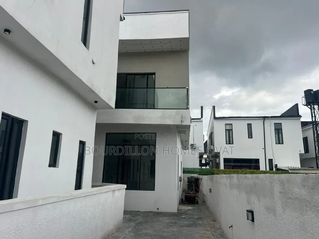 4bdrm Duplex in Lekki Palm City for sale