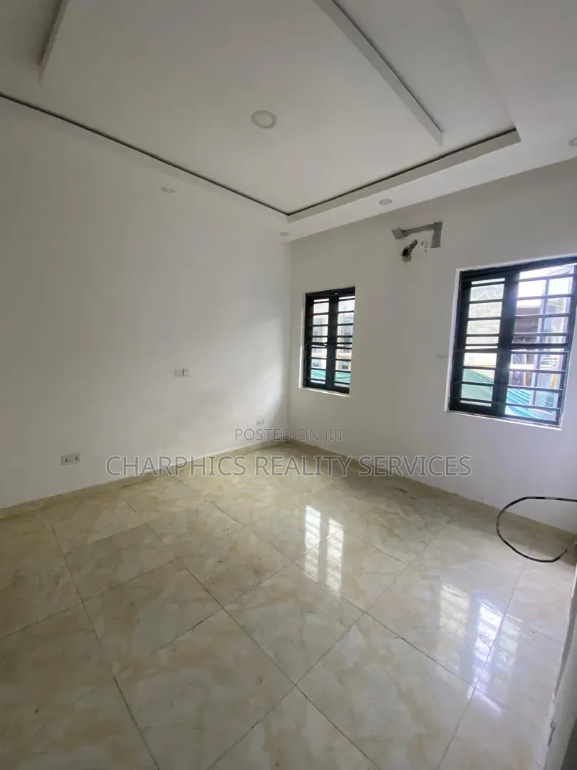 4bdrm Duplex in Jakande for rent