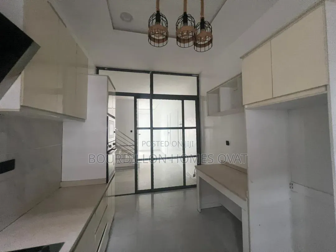 4bdrm Duplex in Lekki Palm City for rent