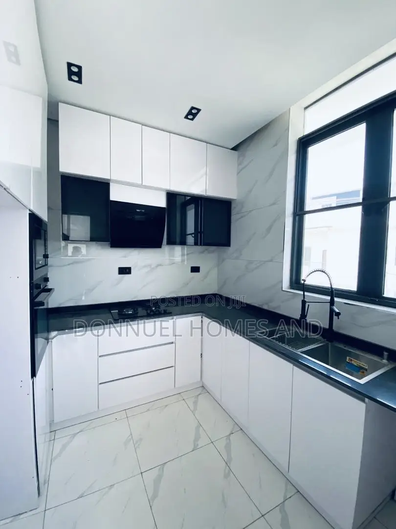 2bdrm Apartment in Ologolo for sale