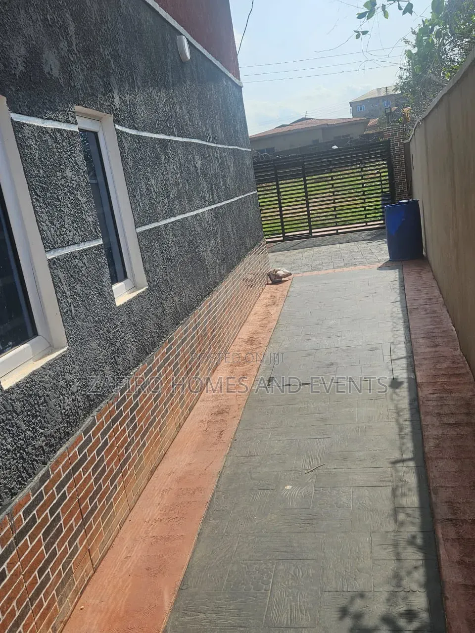 6bdrm Block of Flats in Asipa,Tipper Garage, Ibadan for sale