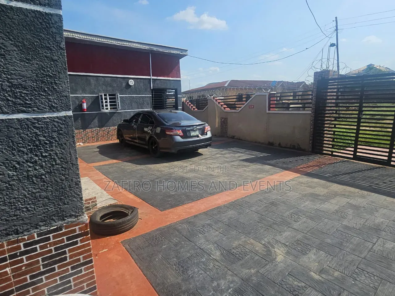 6bdrm Block of Flats in Asipa,Tipper Garage, Ibadan for sale