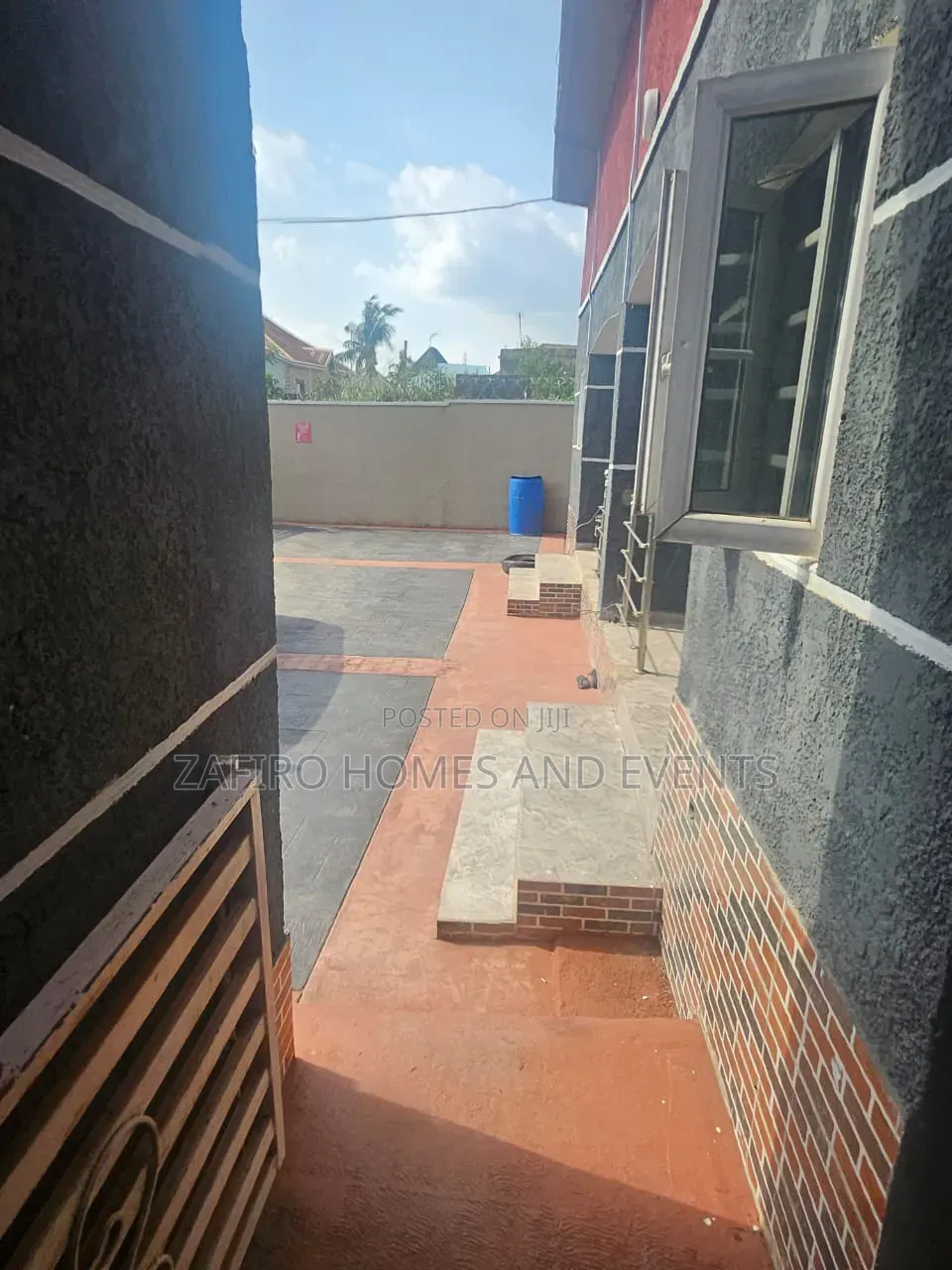 6bdrm Block of Flats in Asipa,Tipper Garage, Ibadan for sale