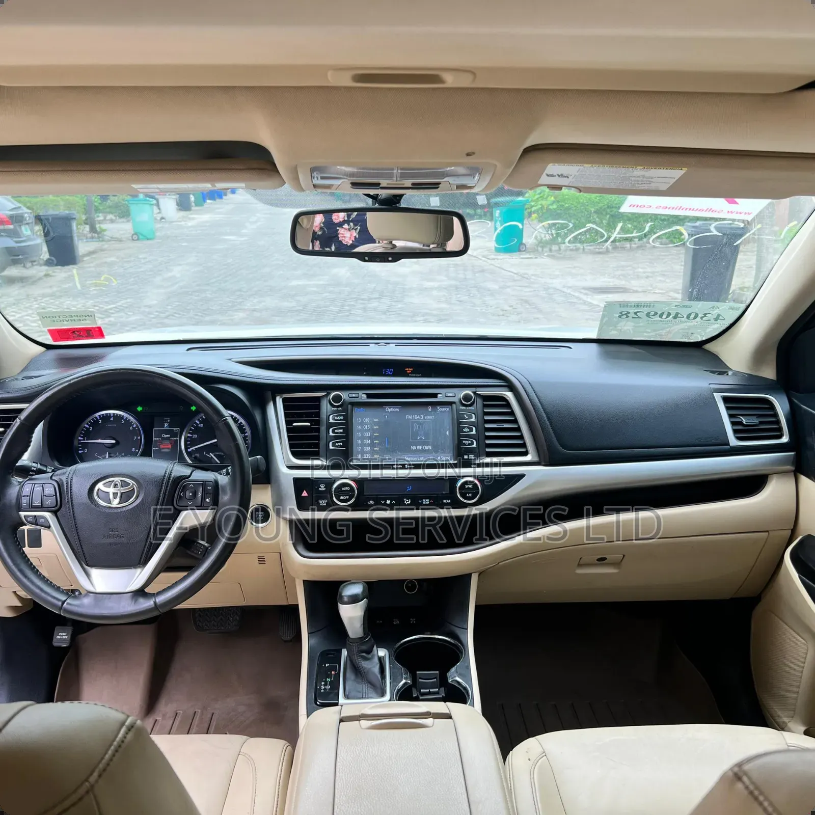 Toyota Highlander XLE 4dr SUV AWD (3.5L 6cyl 6A) 2014 White
