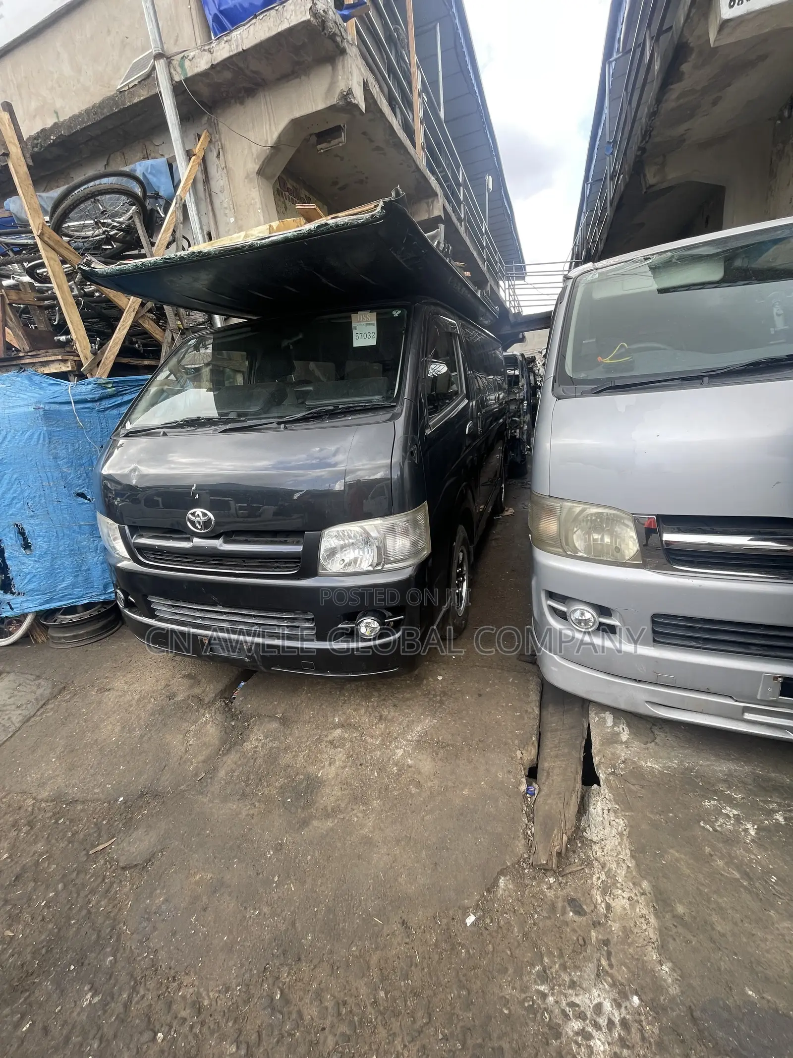 Toyota HiAce 2012 Black