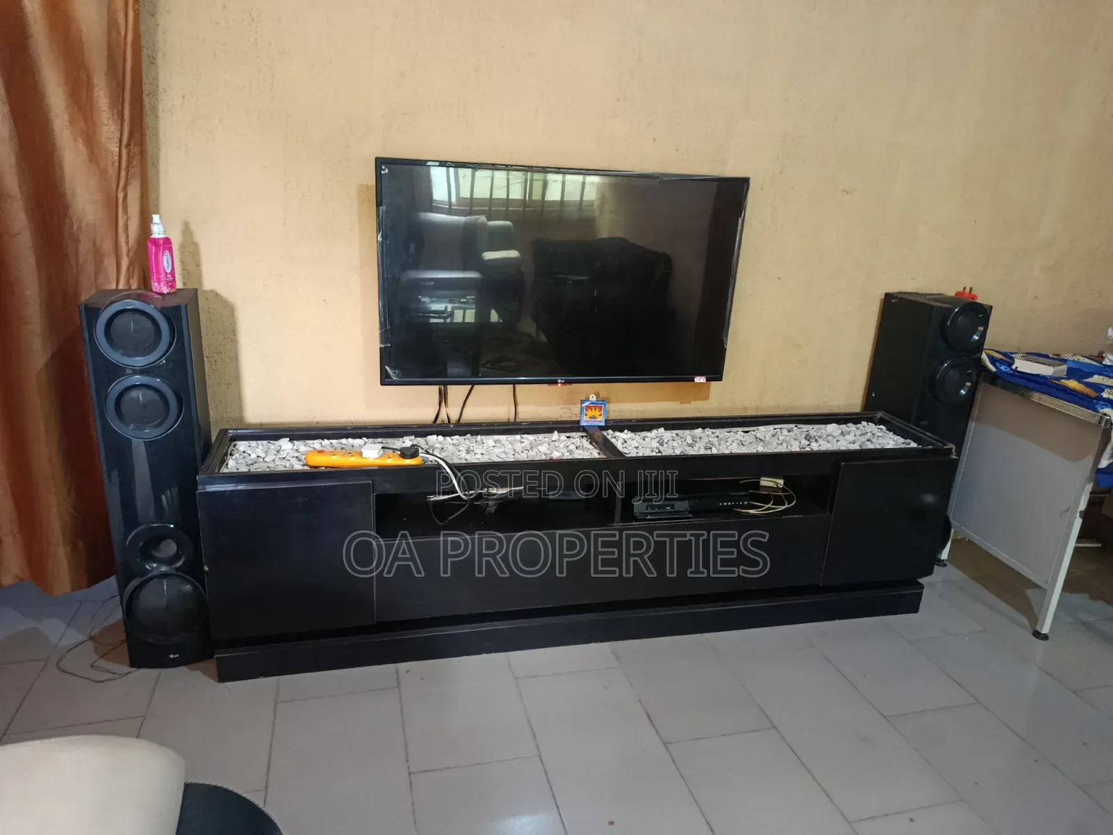 Tv Console With Led Light for Sale at Bodija Ibadan.43inchessmart Tv