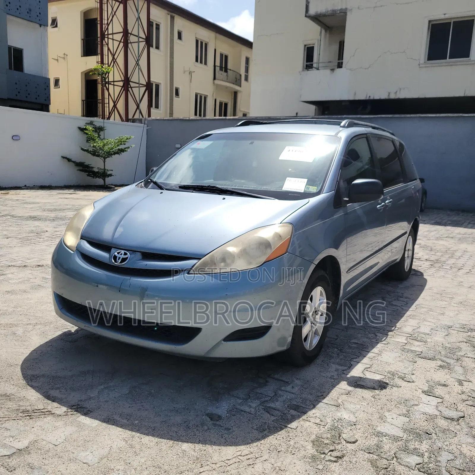Toyota Sienna LE 8 Passenger 2010 Blue