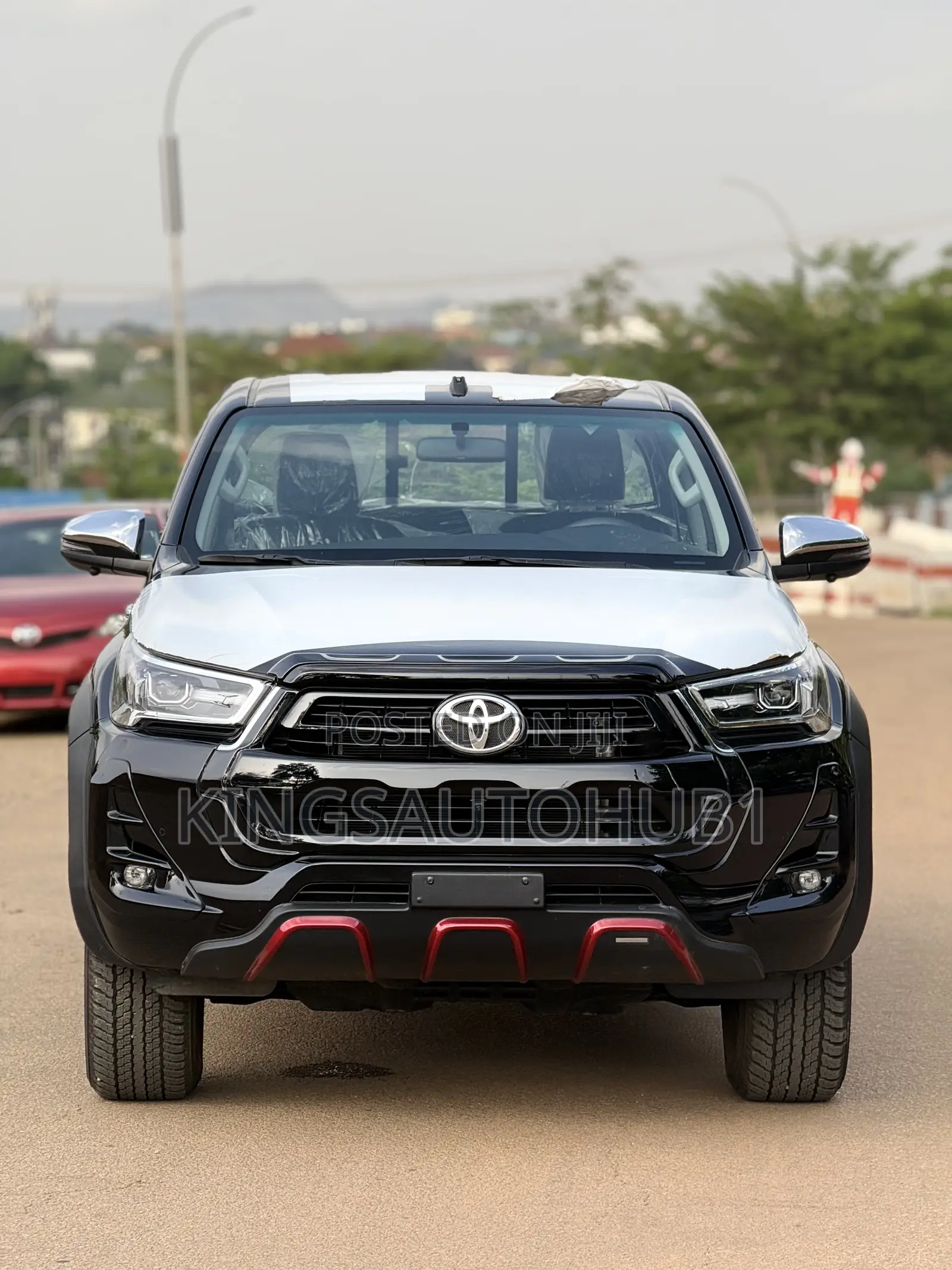 New Toyota Hilux 2025 Black