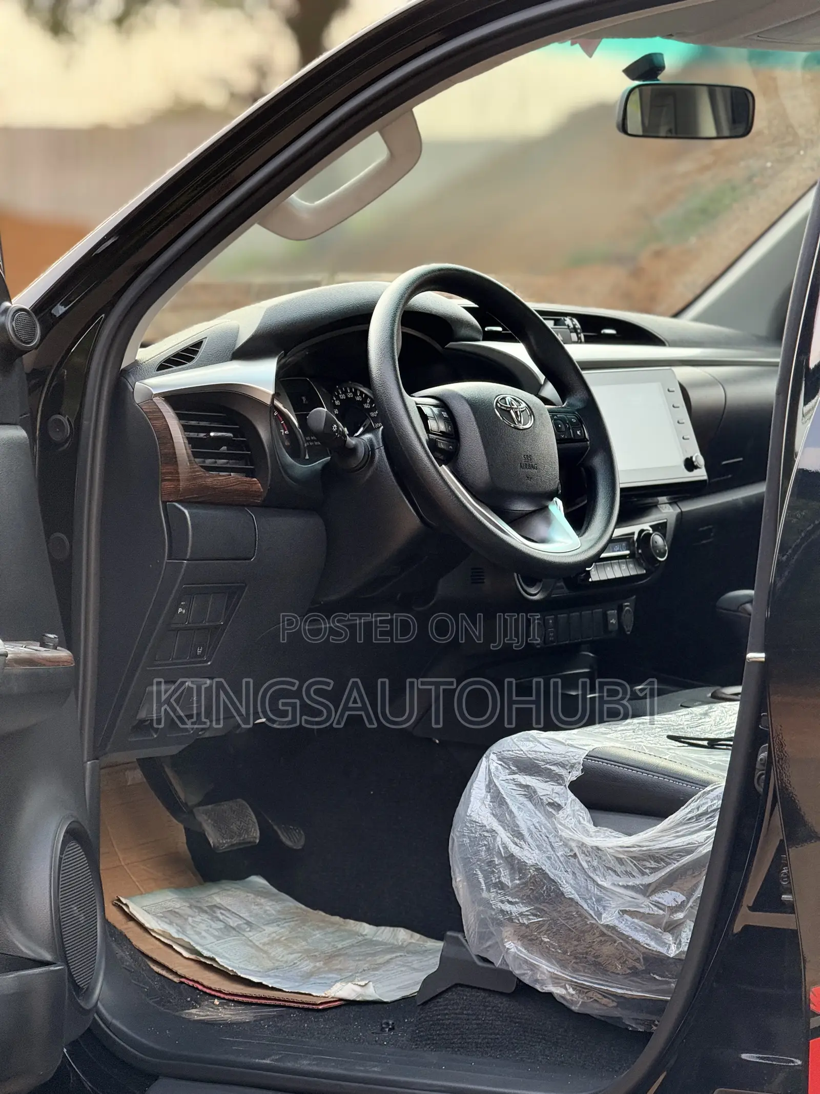 New Toyota Hilux 2025 Black