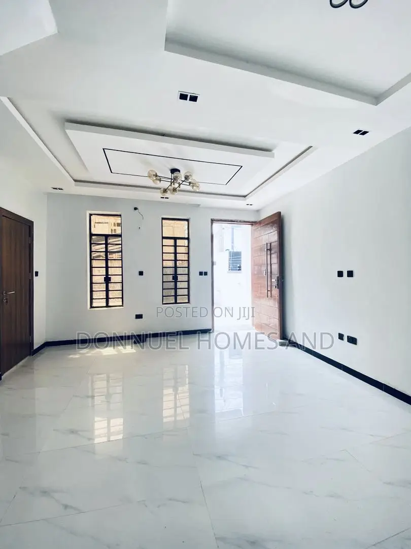 4bdrm Duplex in Sangotedo for sale