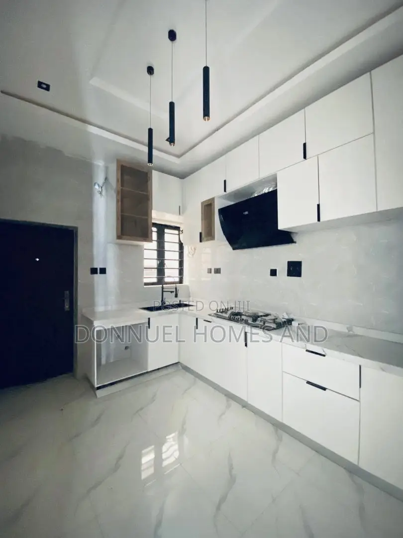 4bdrm Duplex in Sangotedo for sale