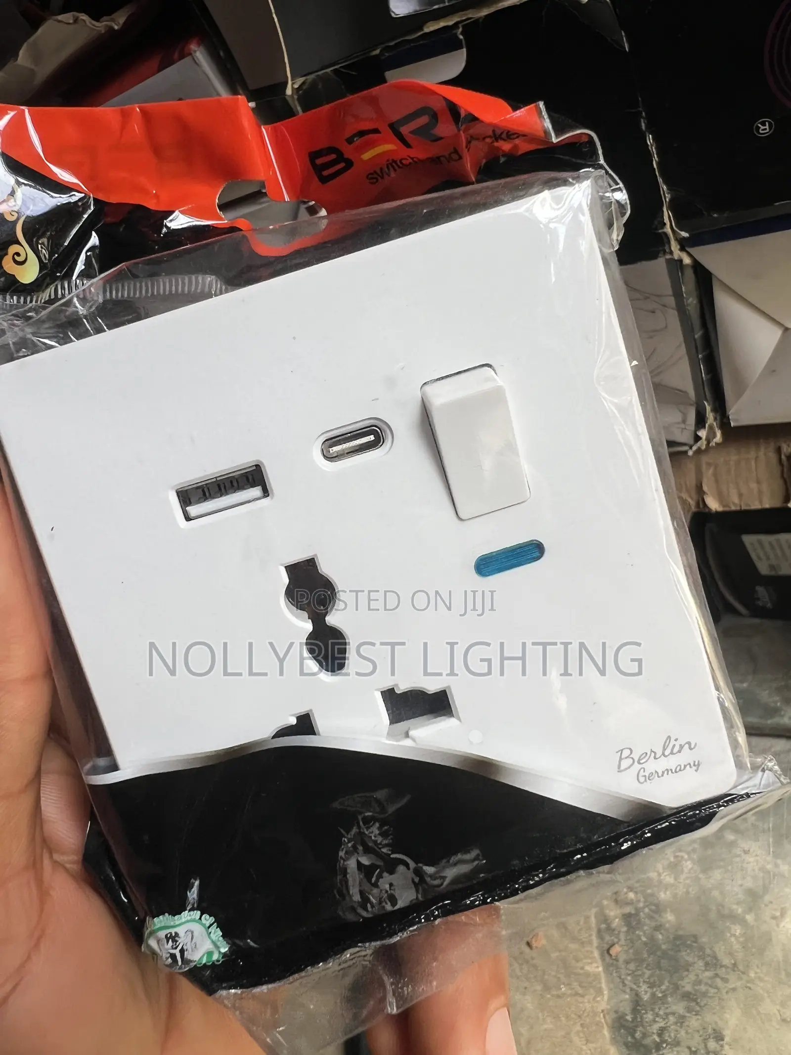 Socket and Noswitch’S With Usb