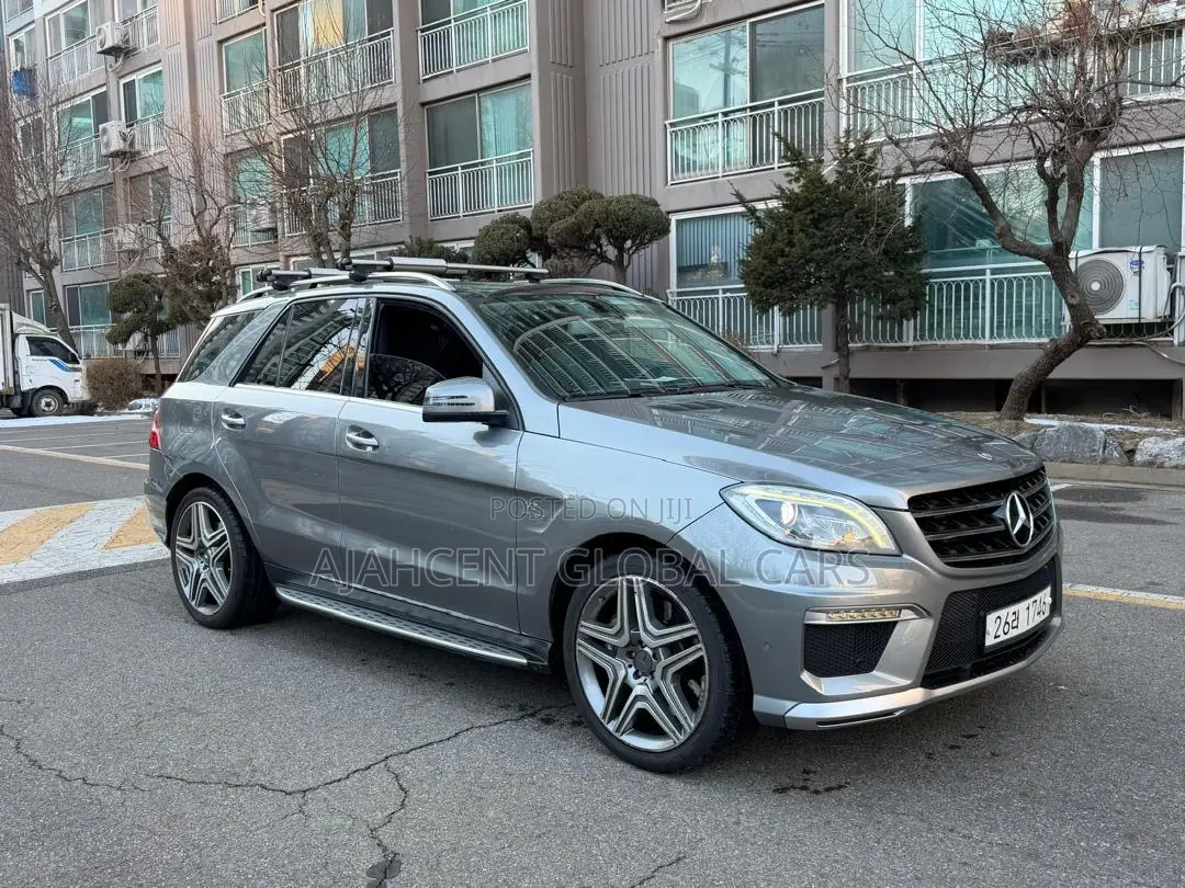 Mercedes-Benz M Class ML63 AMG 4dr SUV AWD (5.5L 8cyl Turbo 7A) 2014 Silver