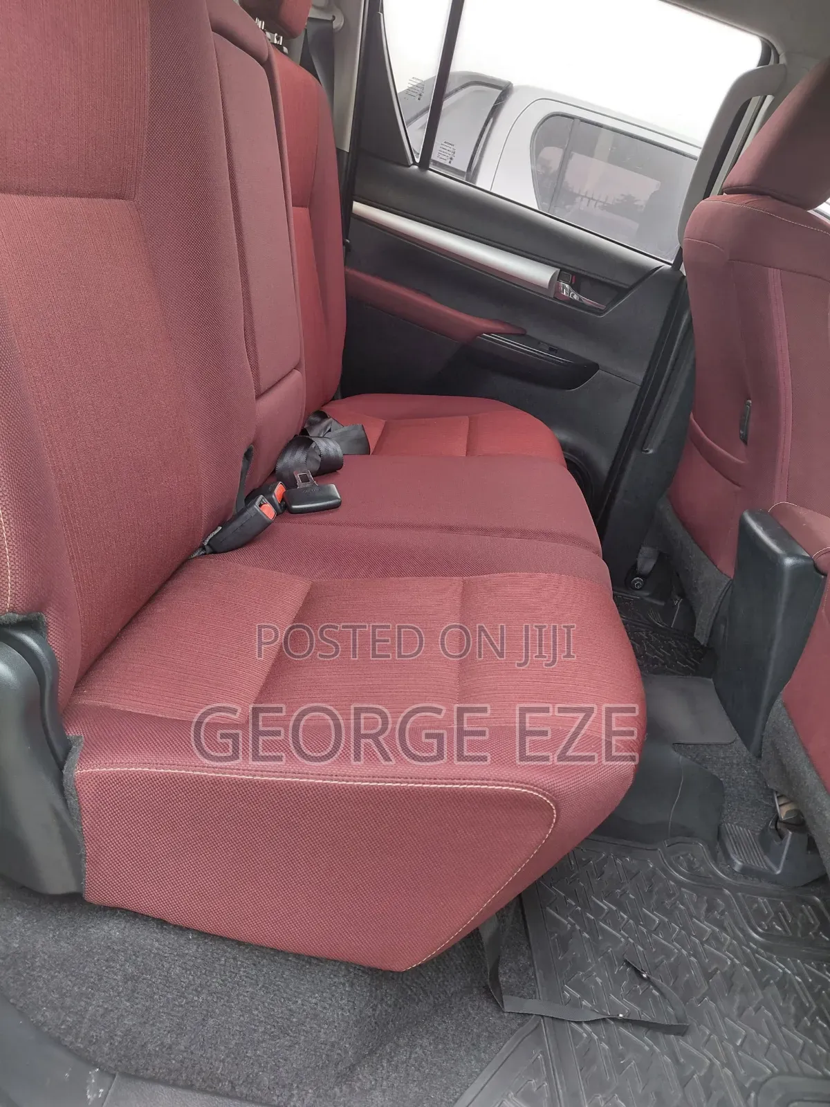 Toyota Hilux 2022 White