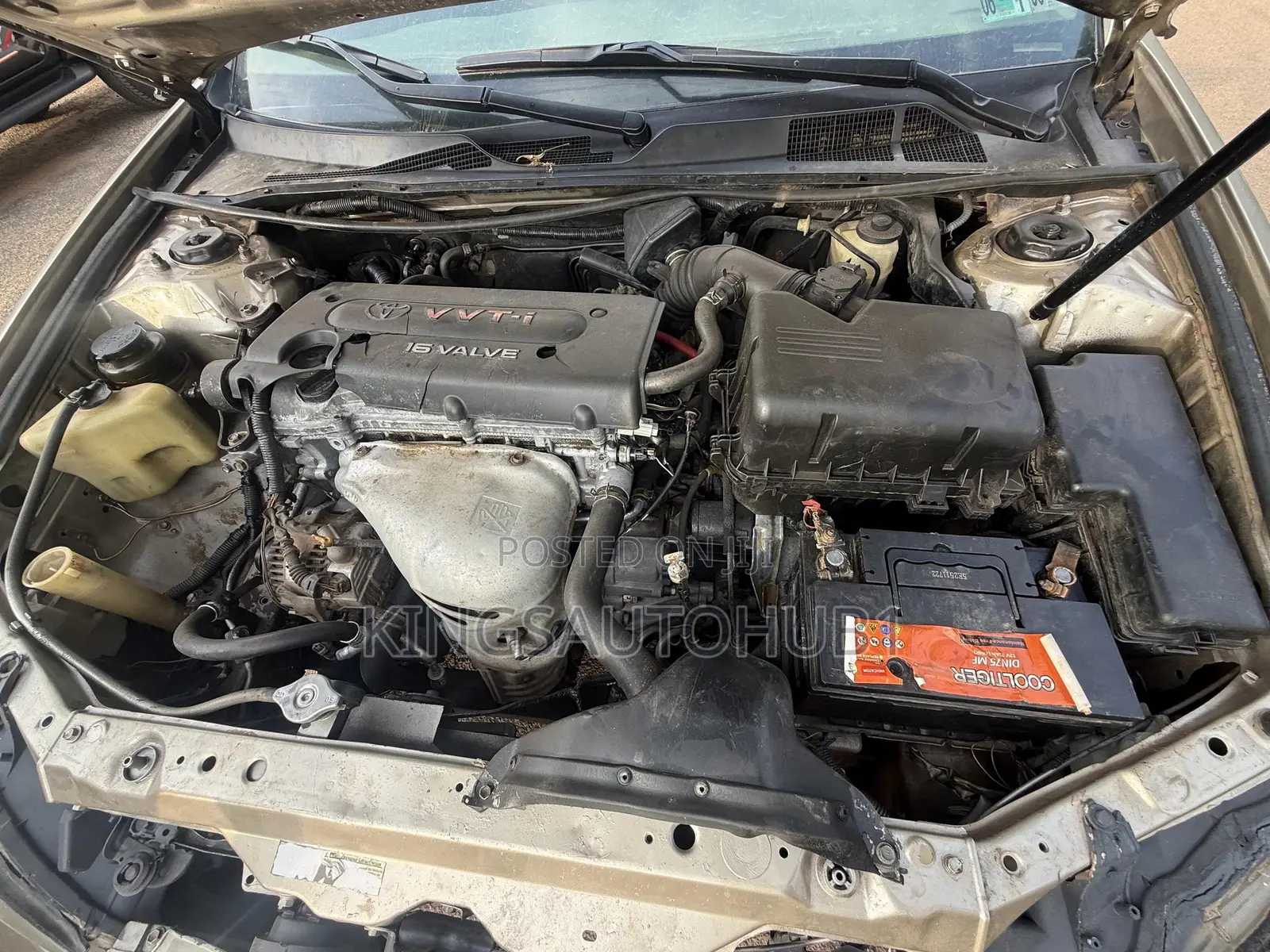 Toyota Camry LE 4dr Sedan (2.4L 4cyl 5M) 2004 Gold