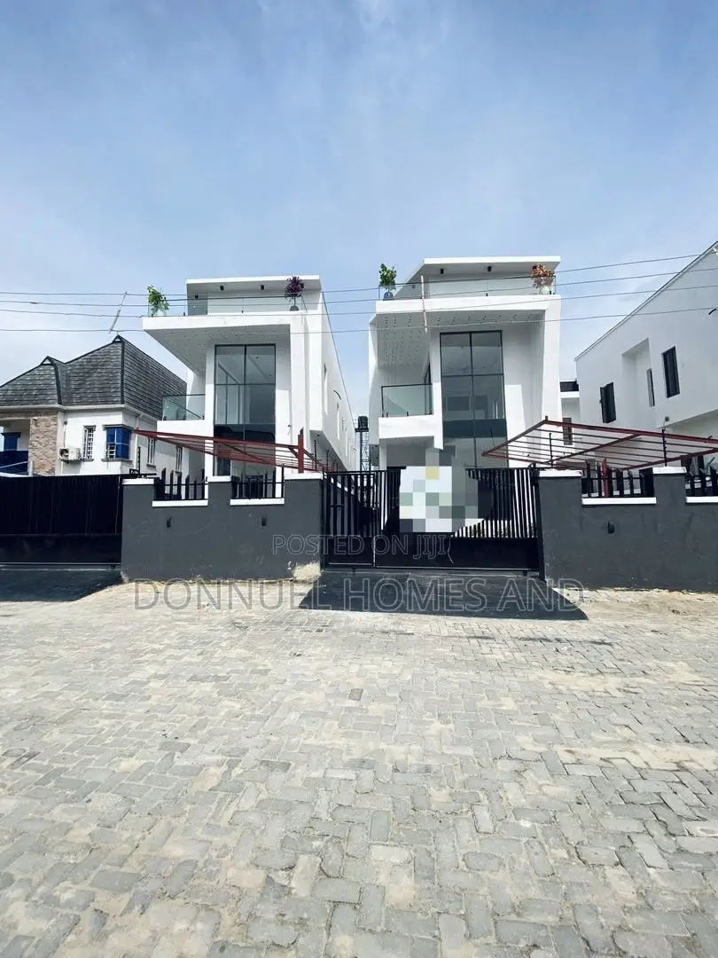 5bdrm Duplex in Sangotedo for sale