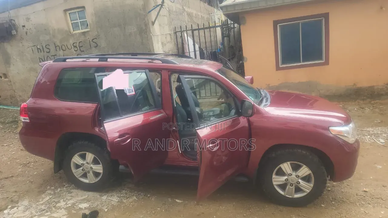 Toyota Land Cruiser 2009 Red
