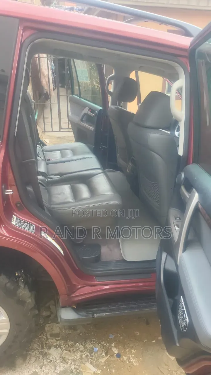 Toyota Land Cruiser 2009 Red