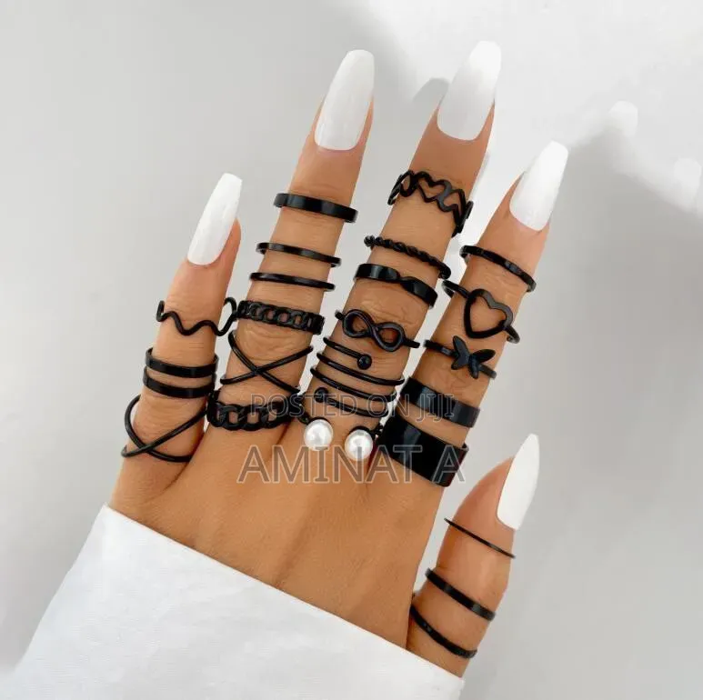 22 Crystal Unique Knuckle Rings (Black,Gold)