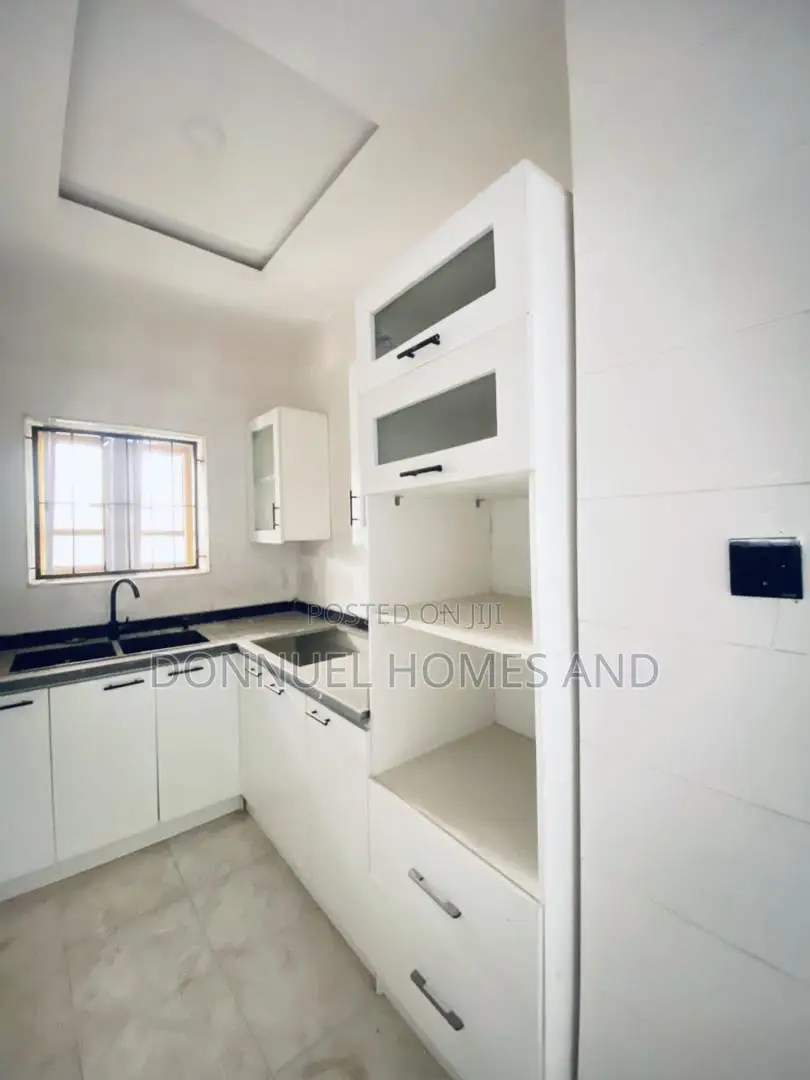 2bdrm Block of Flats in Sangotedo for sale