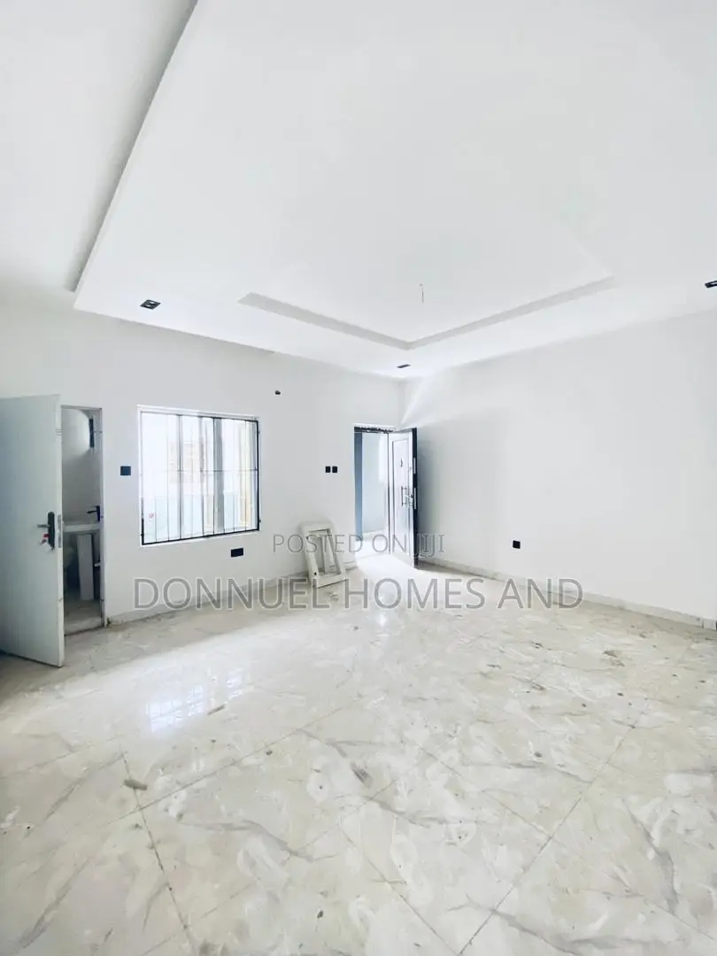 2bdrm Block of Flats in Sangotedo for sale
