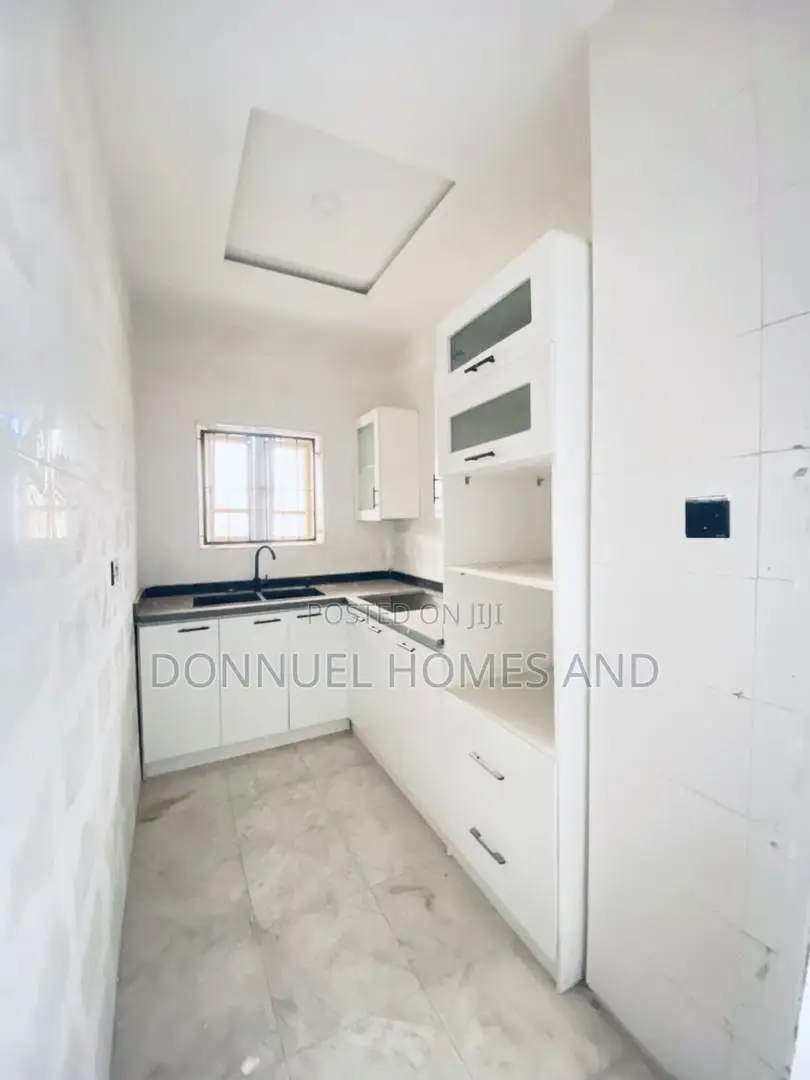 2bdrm Block of Flats in Sangotedo for sale