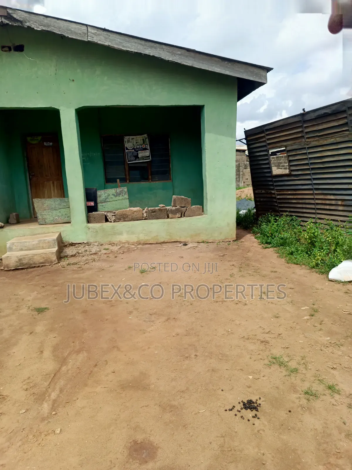 8bdrm Bungalow in Sango Ota for rent