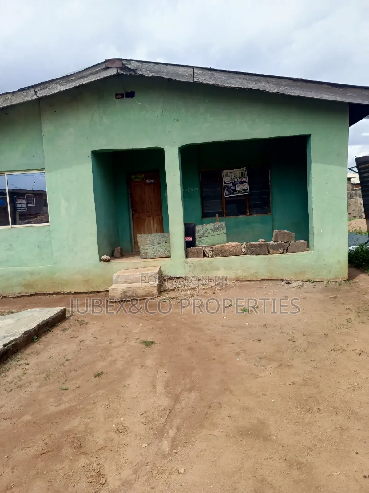 8bdrm Bungalow in Sango Ota for rent