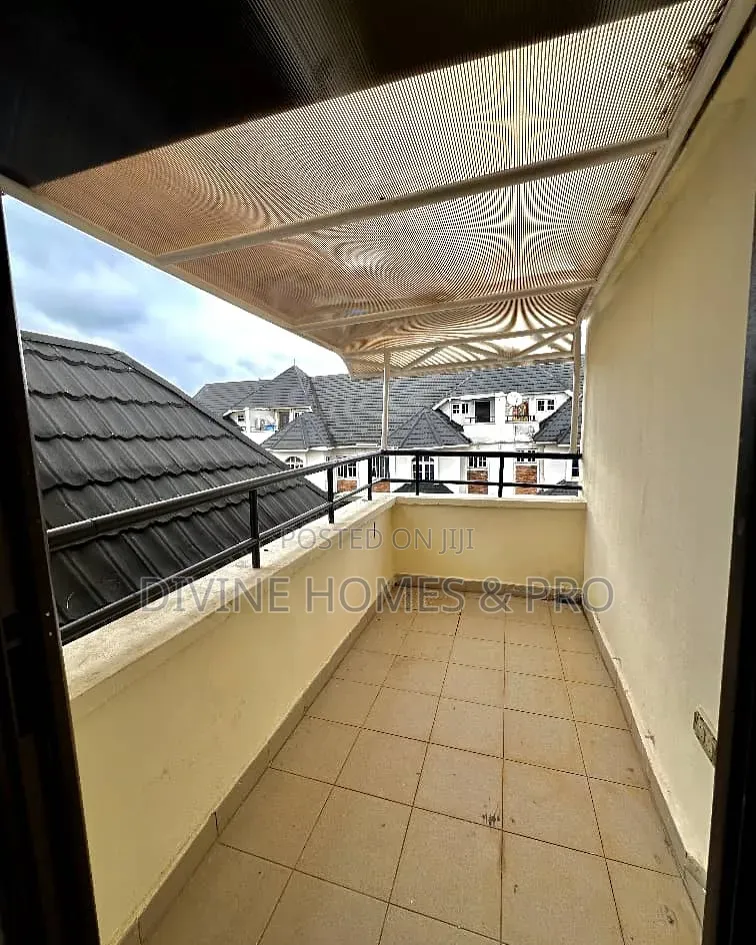 4bdrm Townhouse / Terrace in Gudu By Apo for rent