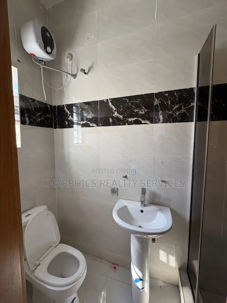 Mini Flat in Lekki Phase 2 for rent