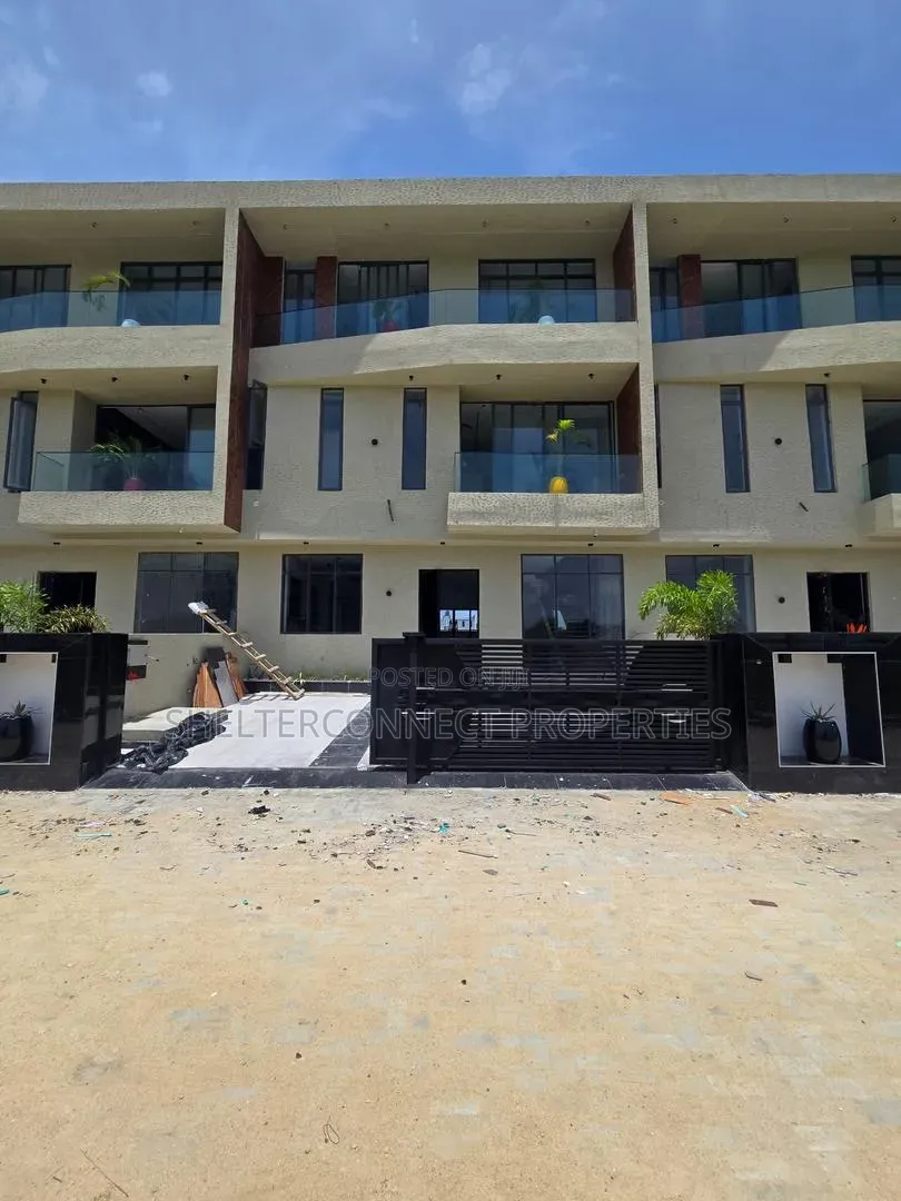 5bdrm Duplex in Lekki Phase 1 for sale