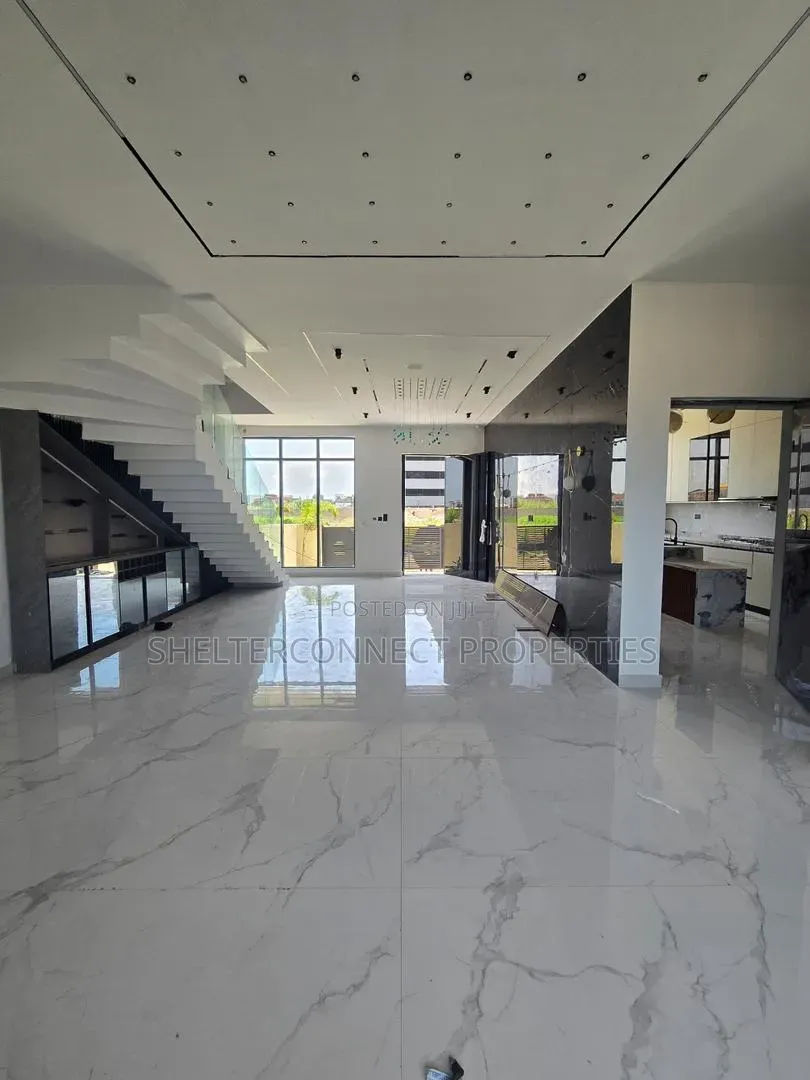 5bdrm Duplex in Lekki Phase 1 for sale