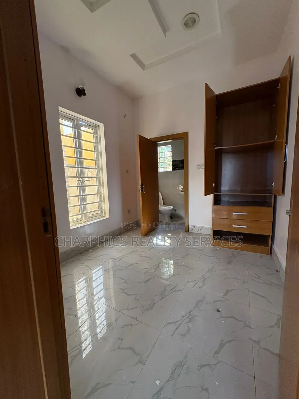 Mini Flat in Lekki Phase 2 for rent