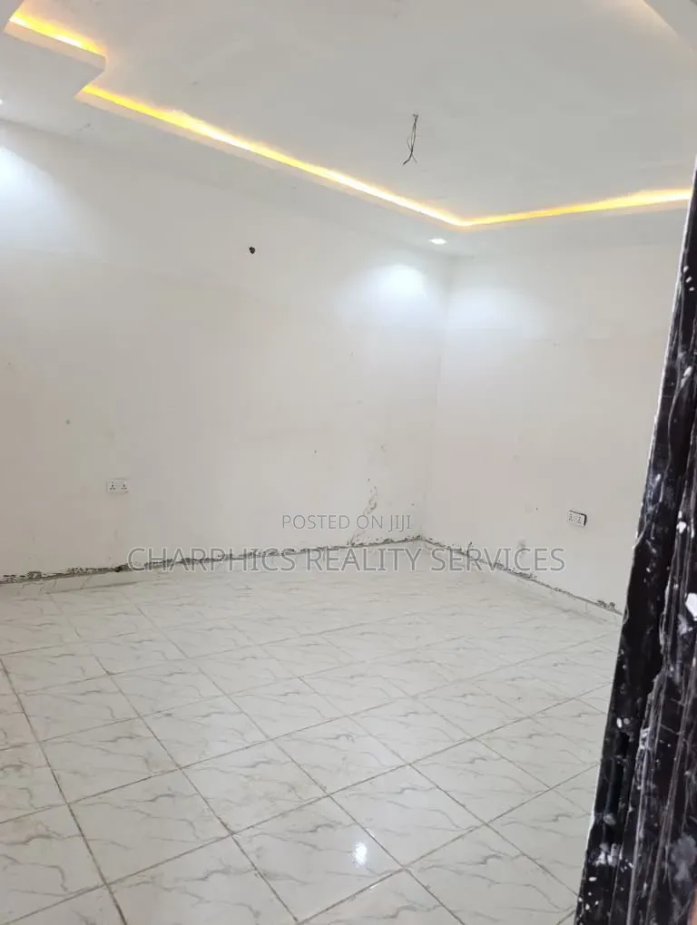 Mini Flat in Lekki Phase 2 for rent