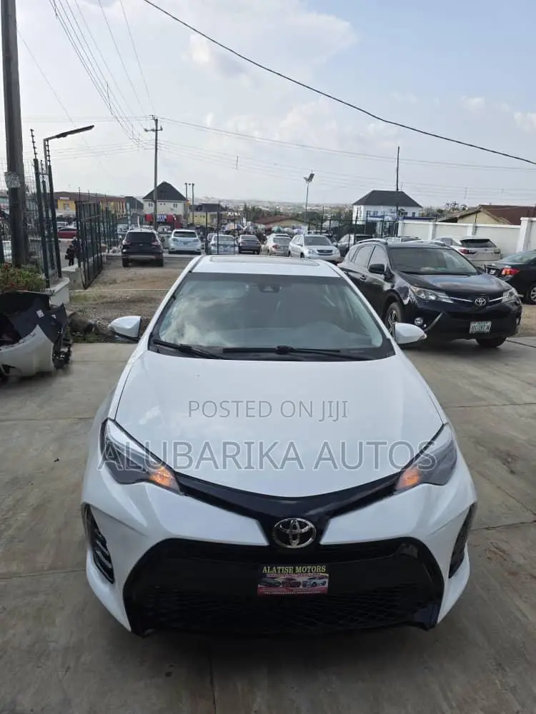 Toyota Corolla 2018 White