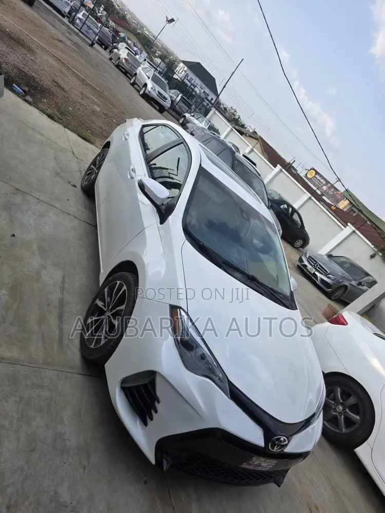 Toyota Corolla 2018 White
