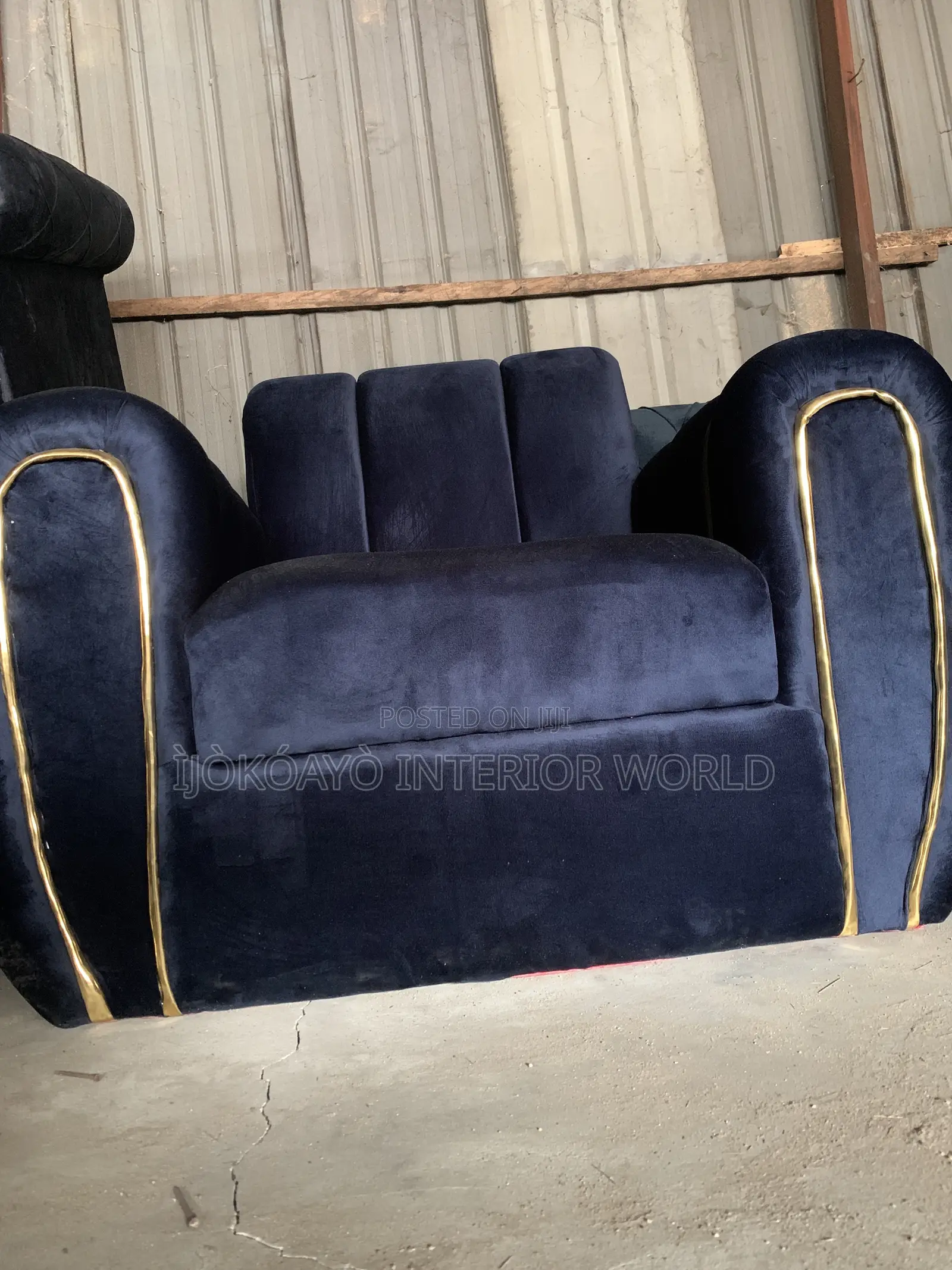 Gold Band Across Navy Blue Full Set