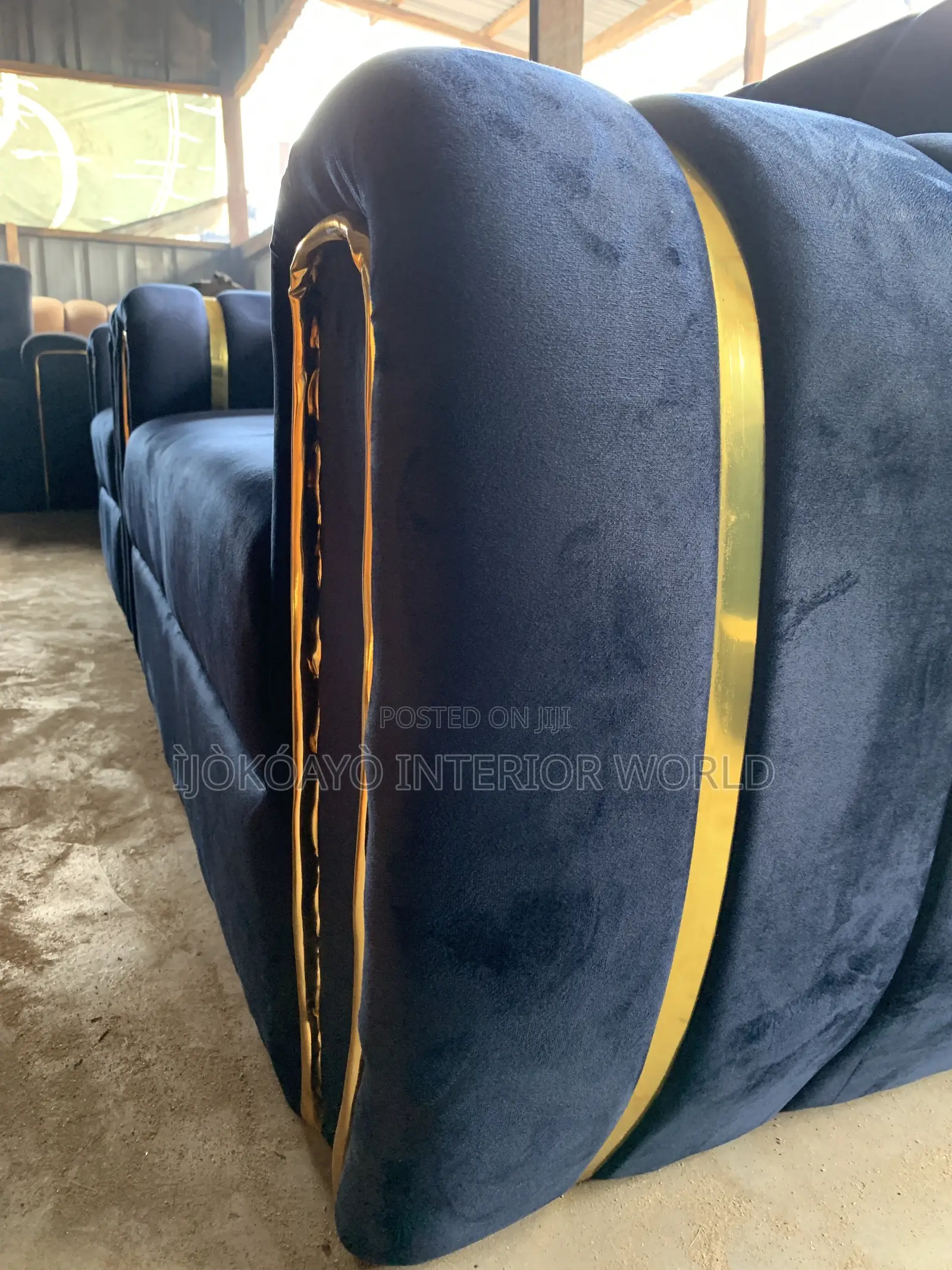 Gold Band Across Navy Blue Full Set