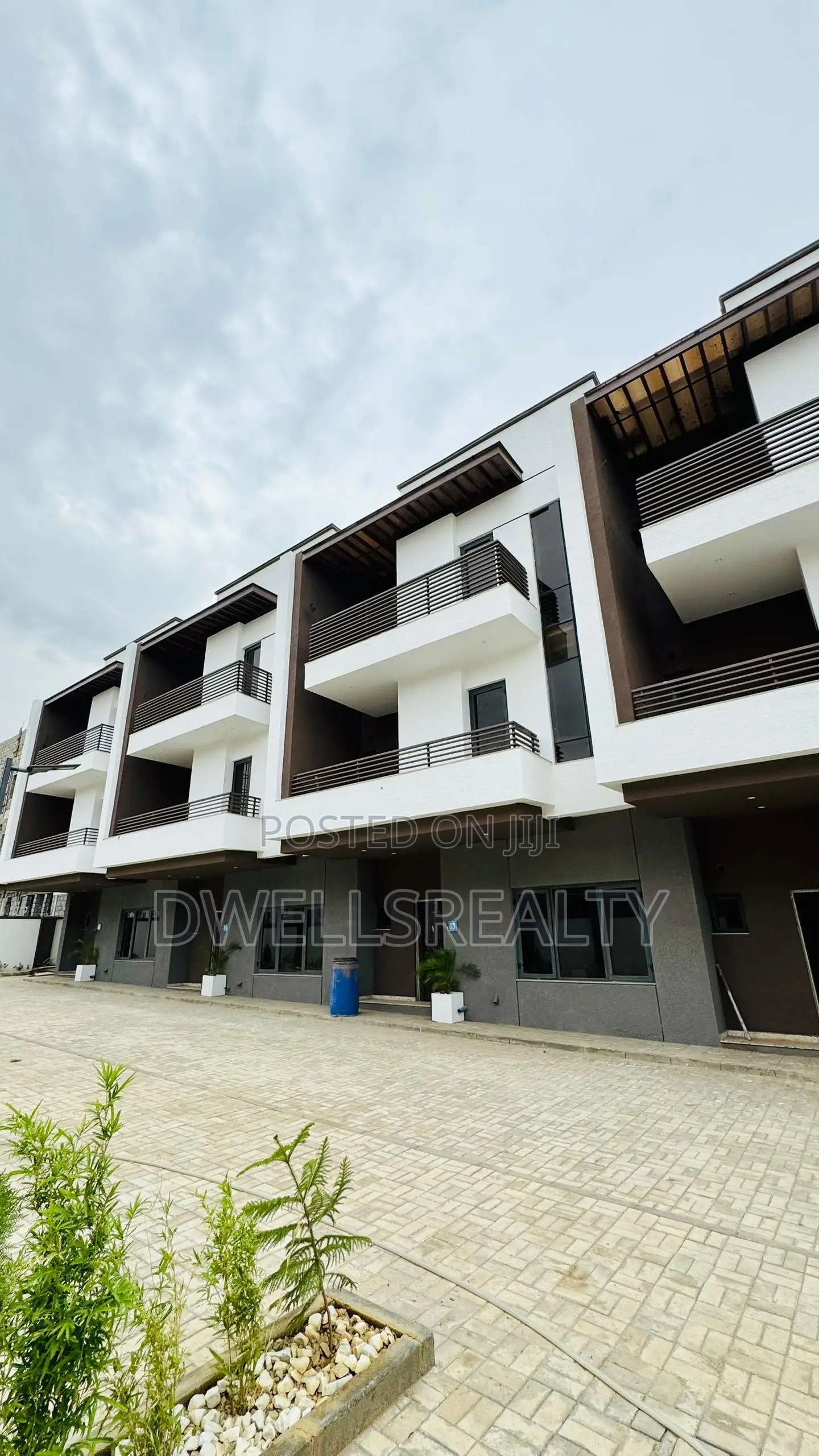 4bdrm Duplex in Boite Azure By, Mabushi for sale
