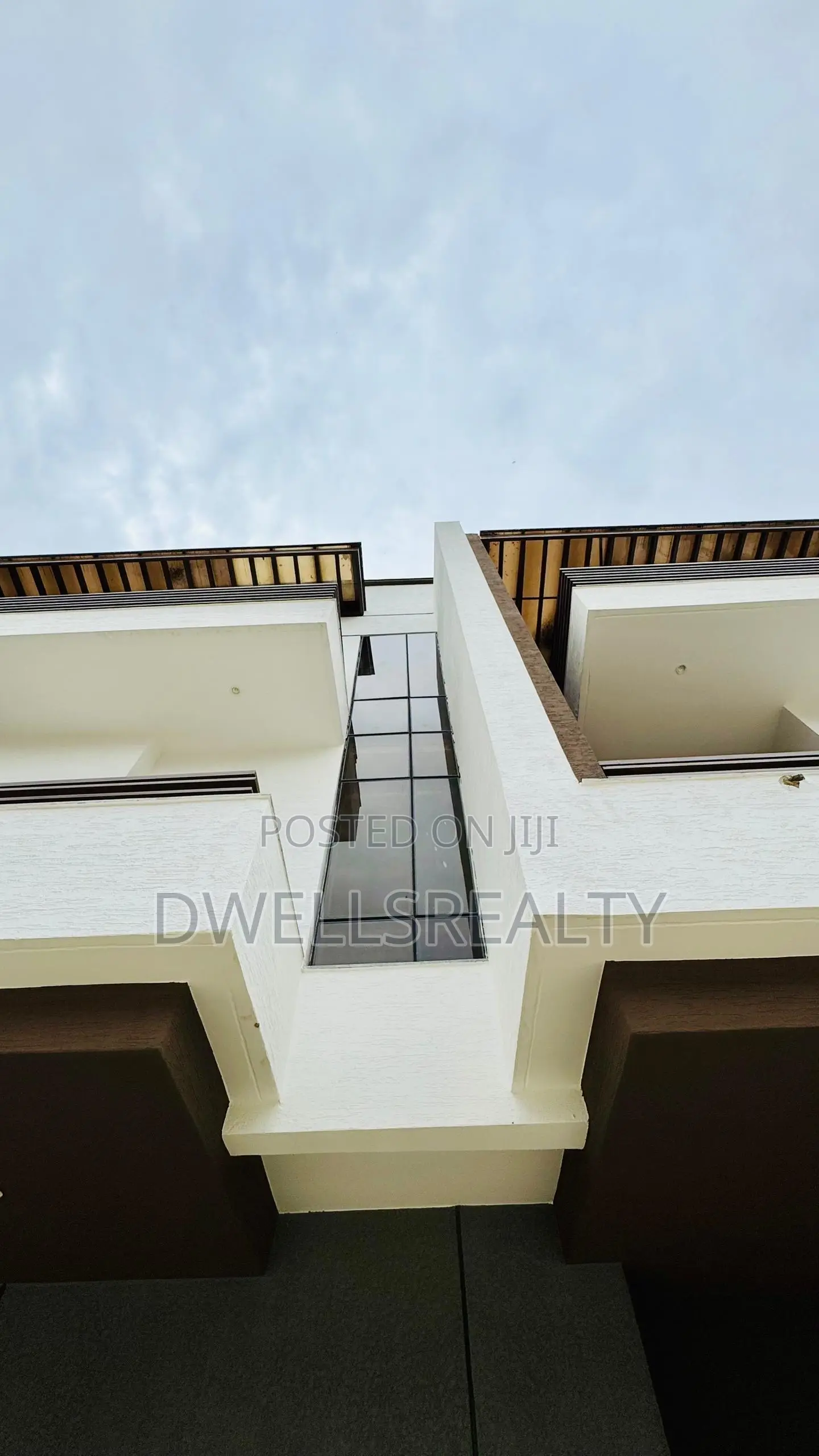 4bdrm Duplex in Boite Azure By, Mabushi for sale
