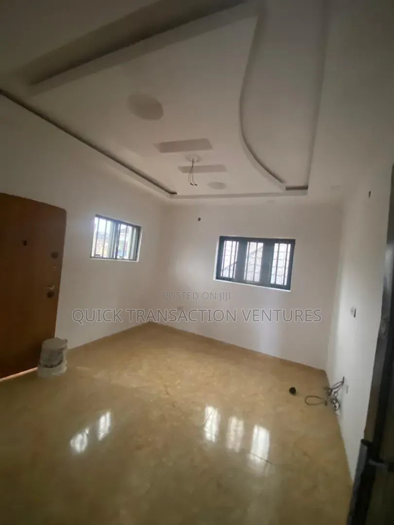 5bdrm Duplex in Parkveiw Estate, Okota for rent