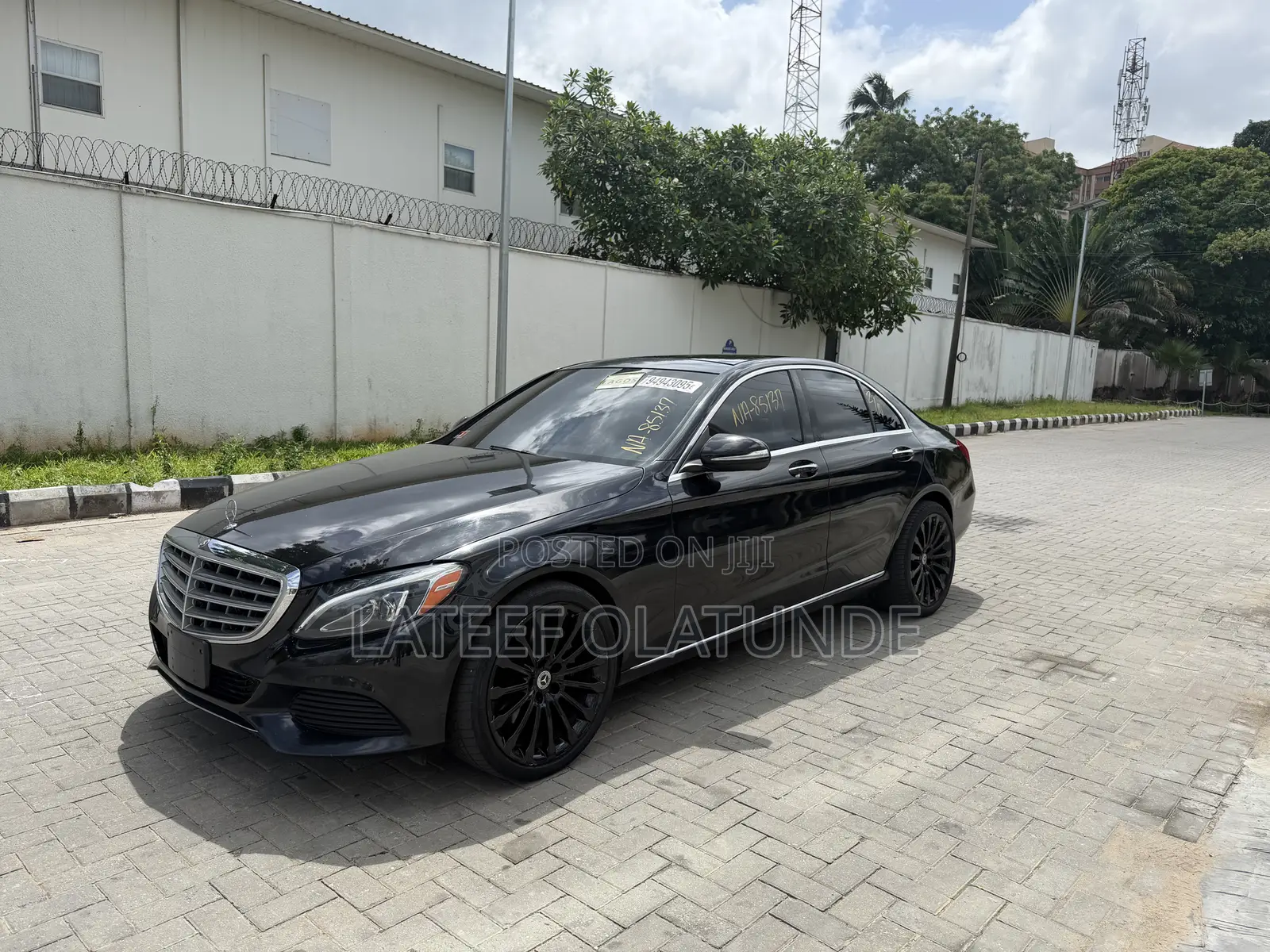 Mercedes-Benz C300 Luxury 4dr AWD 4Matic Sedan (2.0L 4cyl 7A) 2015