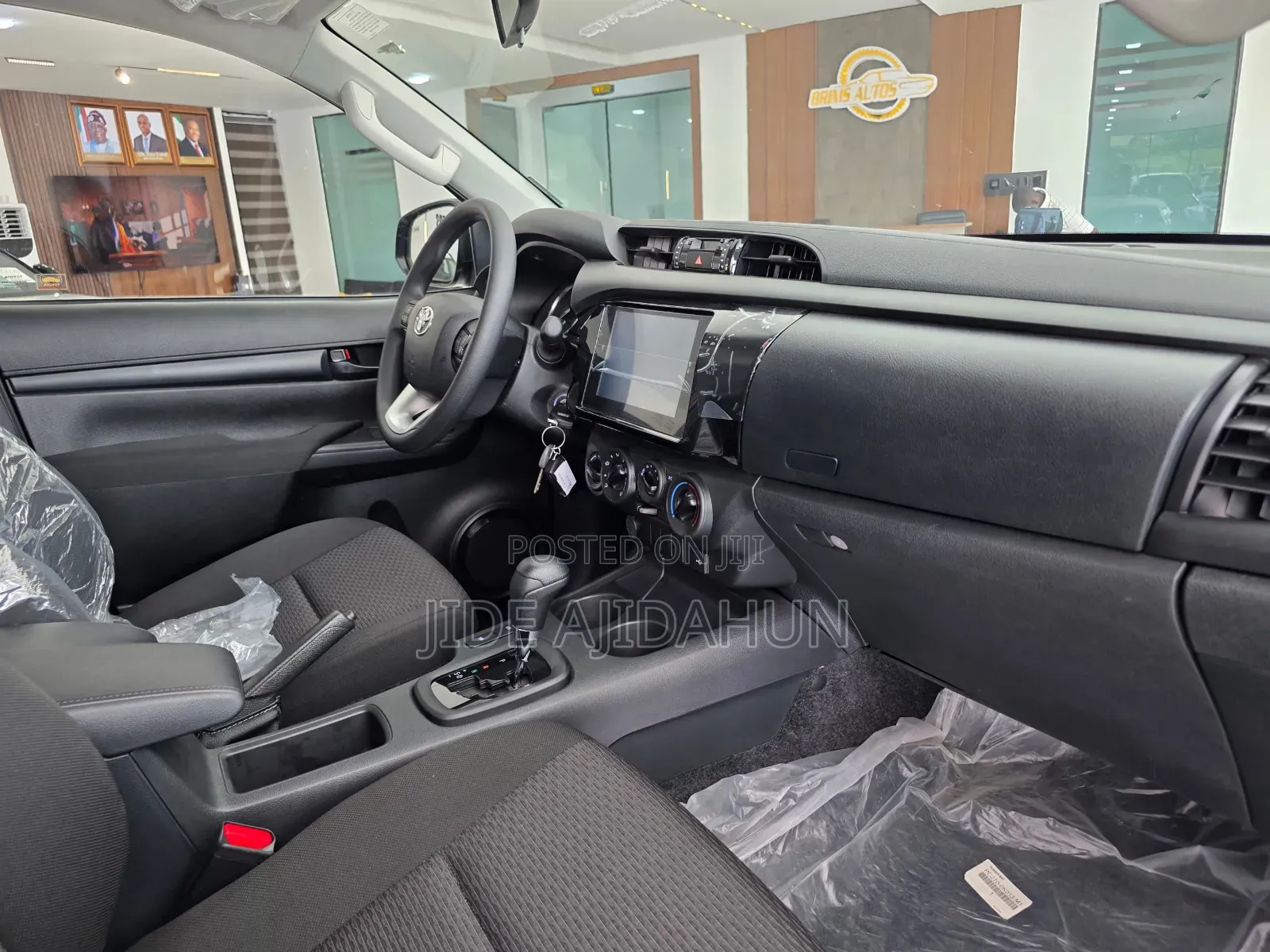 New Toyota Hilux 2025 White