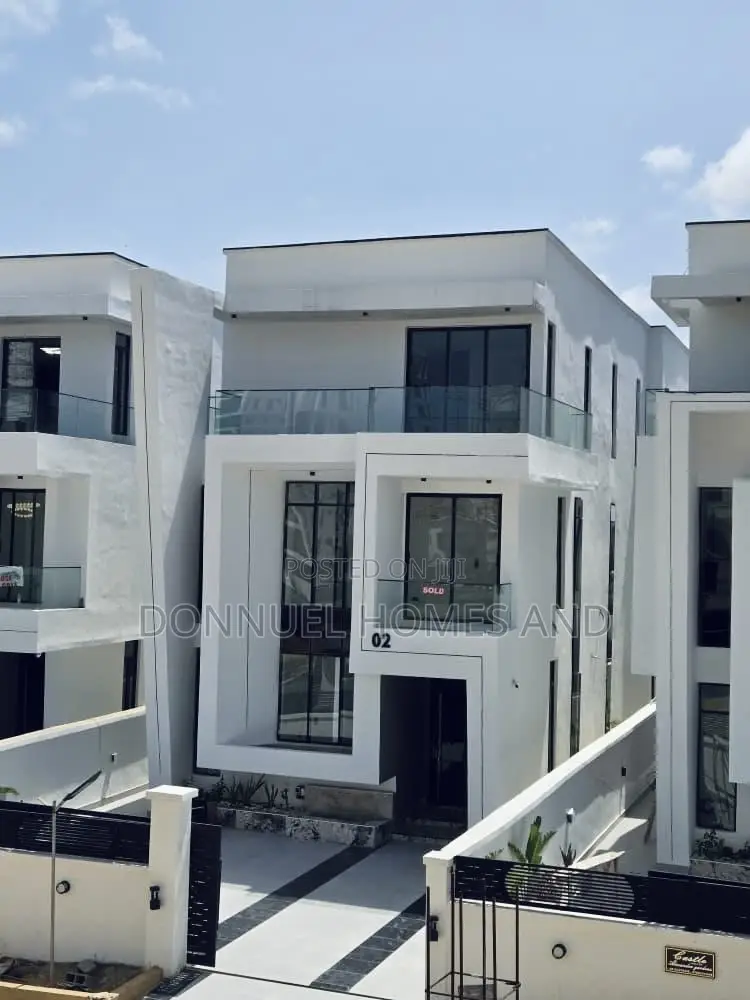 5bdrm Duplex in Lekki Phase 1 for sale