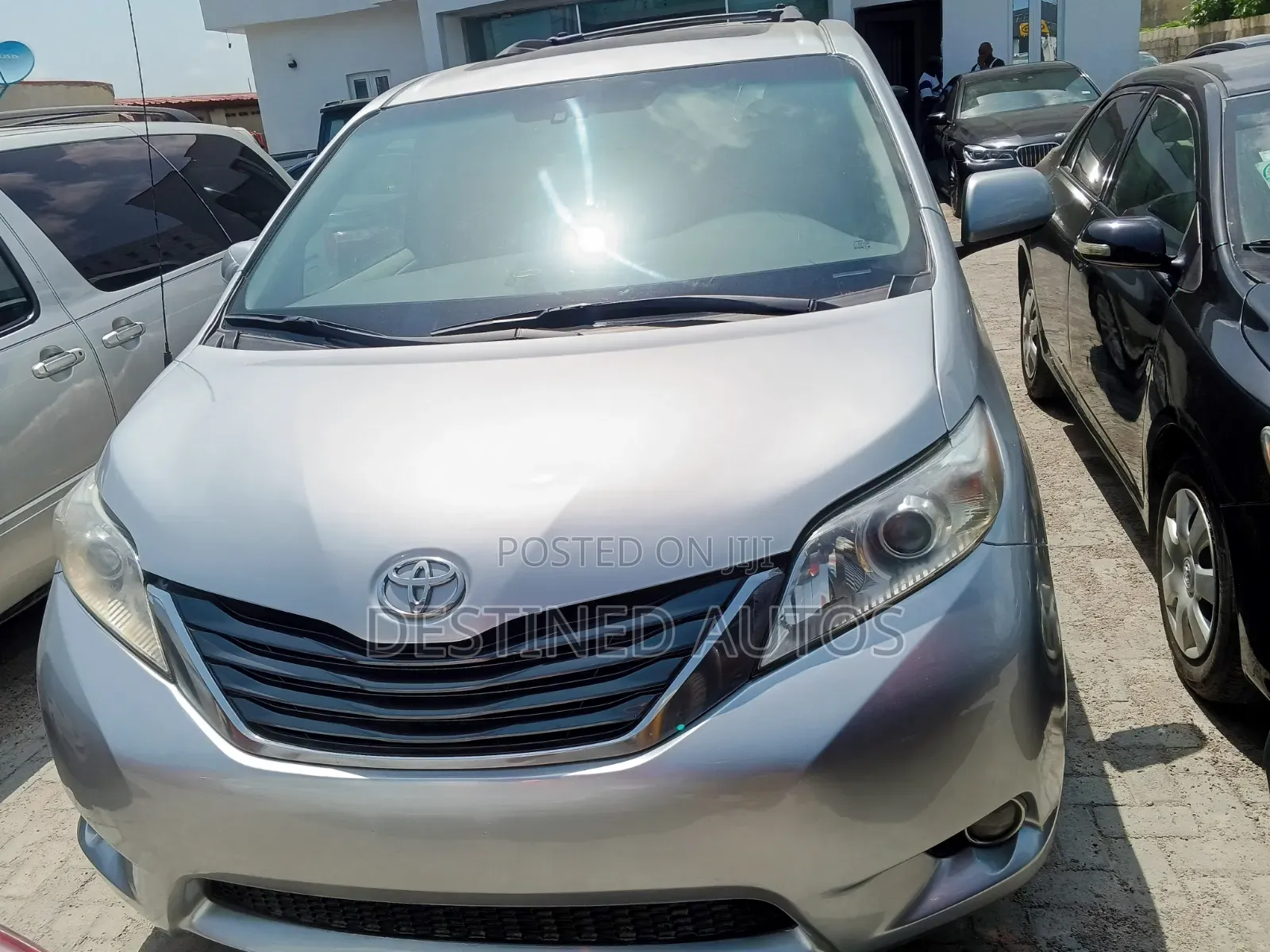 Toyota Sienna XLE 7 Passenger Mobility 2012 Silver