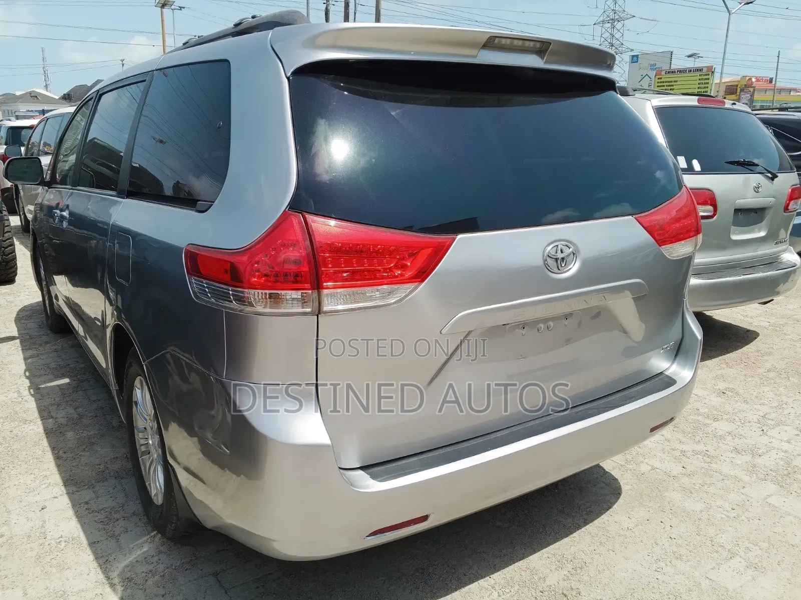 Toyota Sienna XLE 7 Passenger Mobility 2012 Silver